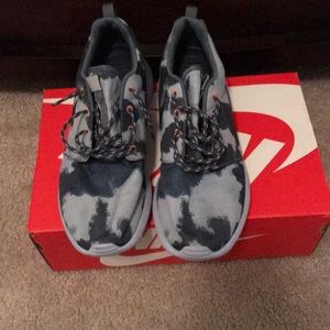 Nike Rosherun Animal Print